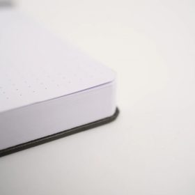 Bodkovaný poznámkový blok ArchiandOlive B5 (biely)